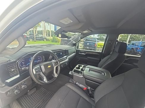 Used 2025 Chevrolet Silverado 2500 LT w/ Convenience Package AWD/4WD image 18