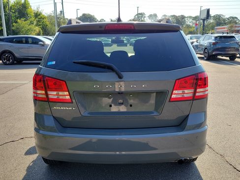 Used 2020 Dodge Journey SE w/ SE Popular Equipment Group FWD image 5