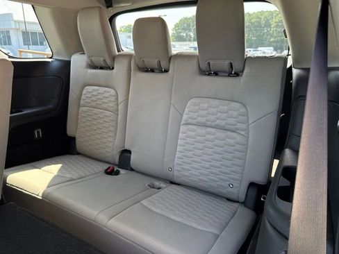 Used 2022 Nissan Pathfinder SV AWD/4WD image 24