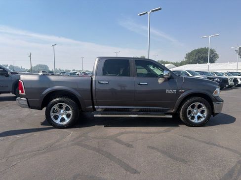 Used 2018 RAM 1500 Laramie AWD/4WD image 9