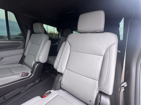 Used 2024 Chevrolet Tahoe Z71 w/ Luxury Package AWD/4WD image 18