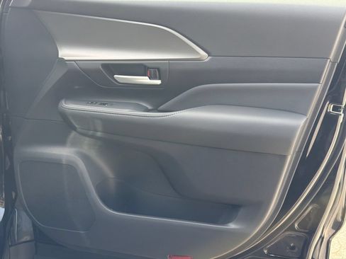 New 2026 Toyota Grand Highlander XLE FWD image 10