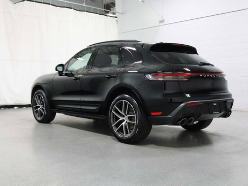 Certified 2026 Porsche Macan AWD/4WD image 3