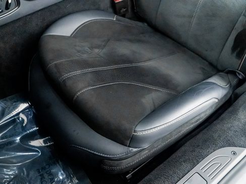 Used 2025 Aston Martin V8 Vantage Coupe image 29