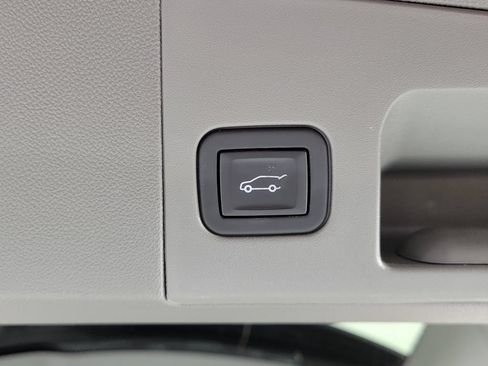 Certified 2024 Cadillac XT5 Premium Luxury w/ Technology Package FWD image 9