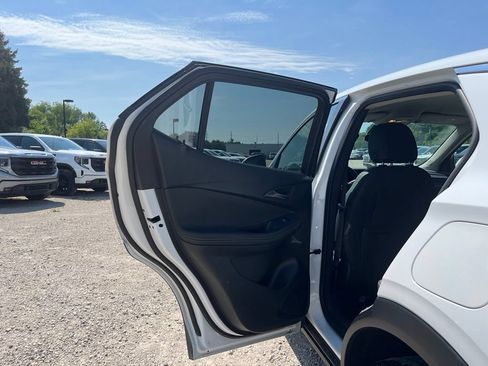 Used 2024 Buick Encore GX Preferred w/ Comfort Package FWD image 28