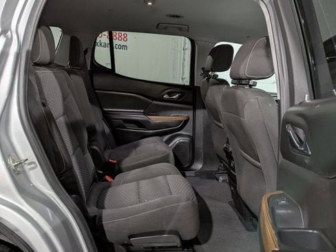 Used 2018 GMC Acadia SLE image 26