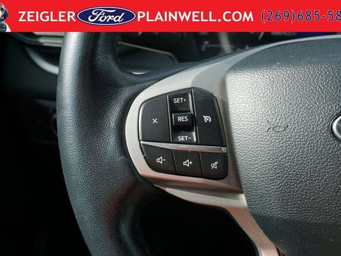 Used 2022 Ford Explorer XLT AWD/4WD image 24