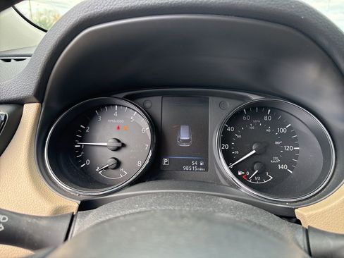 Used 2019 Nissan Rogue SL w/ Premium Package image 18