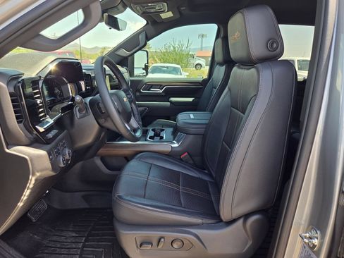 Used 2025 Chevrolet Silverado 2500 High Country w/ Technology Package AWD/4WD image 11