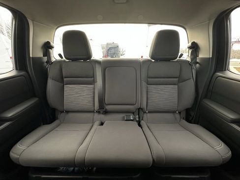 Used 2024 Nissan Frontier SV image 16