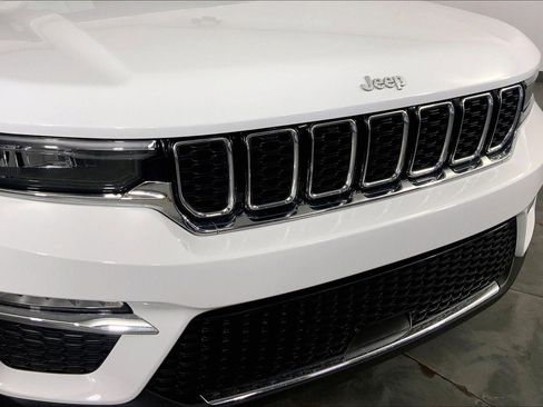 Used 2025 Jeep Grand Cherokee Limited AWD/4WD image 28