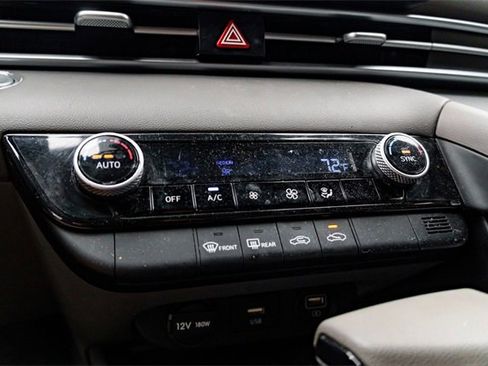 Certified 2022 Hyundai Elantra SEL w/ Cargo Package image 18