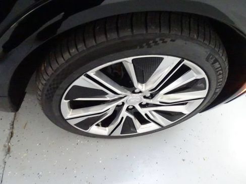 Certified 2024 Cadillac Lyriq Luxury w/ LPO, Floor Liner Package AWD/4WD image 26