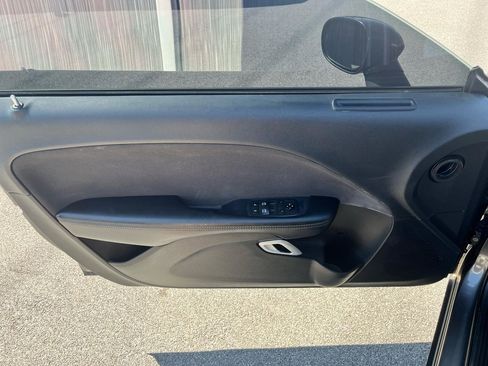 Used 2019 Dodge Challenger SXT image 12