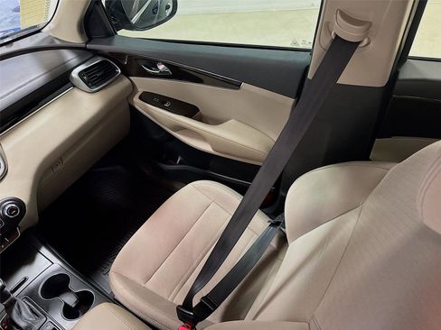 Used 2020 Kia Sorento S image 22