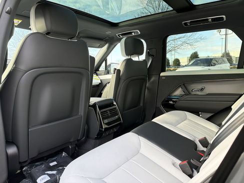 New 2026 Land Rover Range Rover Sport Dynamic SE image 11