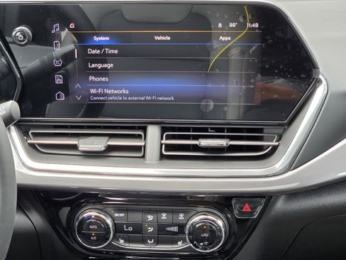 New 2026 Chevrolet Trax ACTIV w/ Sunroof Package FWD image 8