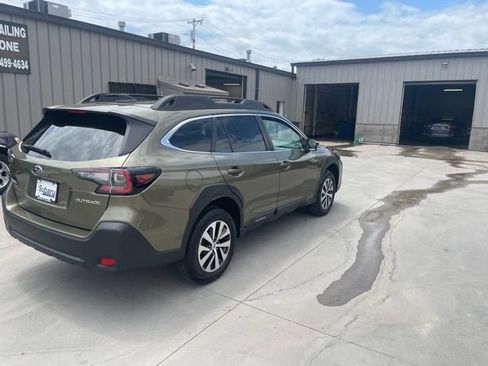 Used 2024 Subaru Outback Premium AWD/4WD image 7