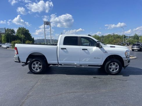 Used 2024 RAM 2500 Big Horn w/ Off Road Package AWD/4WD image 4
