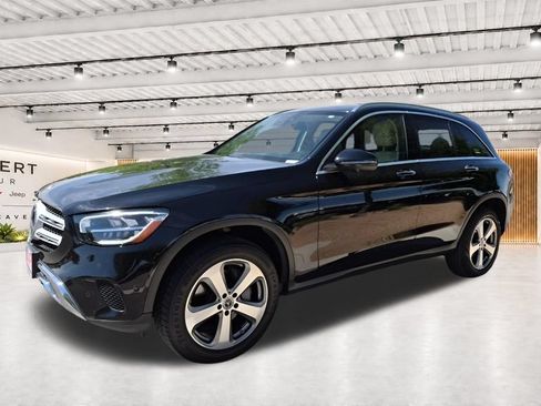 Used 2022 Mercedes-Benz GLC 300 4MATIC w/ Driver Assistance Package image 4