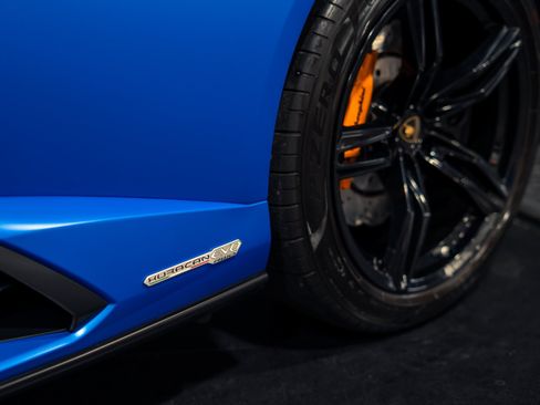 Used 2020 Lamborghini Huracan EVO RWD image 23