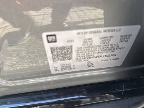 Used 2023 Buick Enclave Premium w/ Experience Buick Package image 9