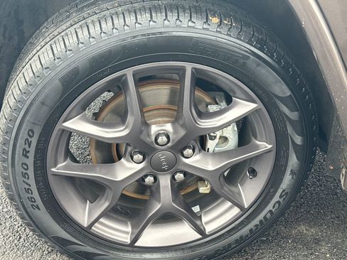 Used 2021 Jeep Grand Cherokee Limited image 12