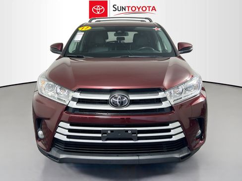 Used 2017 Toyota Highlander Plus image 10