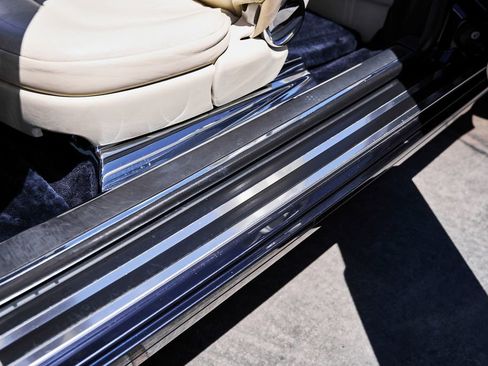 Used 2009 Rolls-Royce Phantom Drophead Coupe RWD image 37