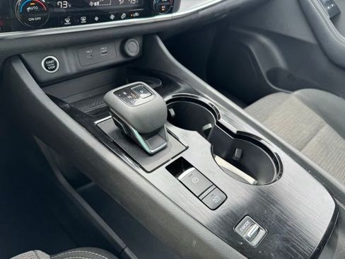 Used 2023 Nissan Rogue SV FWD image 11