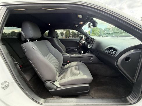 Used 2019 Dodge Challenger SXT RWD image 15