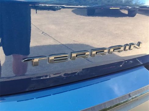 Used 2022 GMC Terrain SLT w/ Tech Package image 18