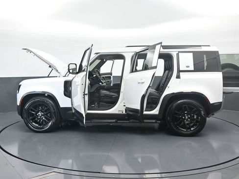 Used 2022 Land Rover Defender 110 S image 76