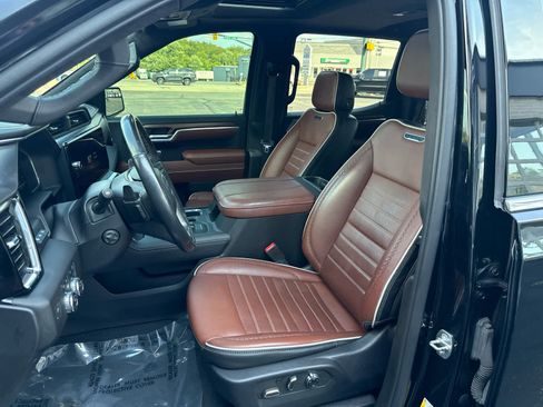 Used 2023 GMC Sierra 1500 Denali Ultimate AWD/4WD image 3