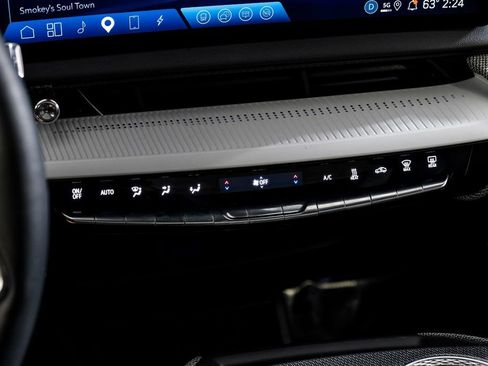 Used 2025 Cadillac Optiq Luxury 1 AWD/4WD image 26