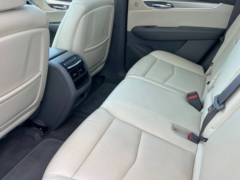 Used 2018 Cadillac XT5 Premium Luxury AWD/4WD image 9
