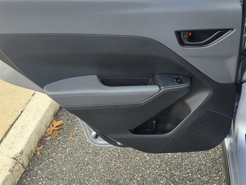 Used 2025 Subaru Crosstrek 2.0i Premium image 32