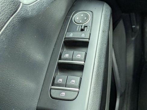 Used 2024 Kia Soul LX w/ Option Group 015 FWD image 25