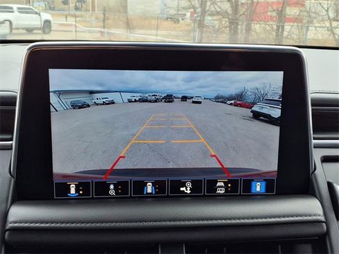 Used 2021 Chevrolet Tahoe LT w/ LT Signature Package image 15