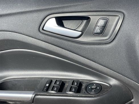 Used 2017 Ford Escape SE image 20