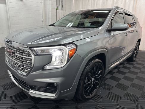 Used 2024 GMC Terrain Denali w/ Denali Premium Package image 2