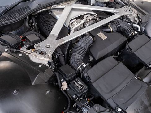 Used 2019 Aston Martin V8 Vantage Coupe RWD image 42