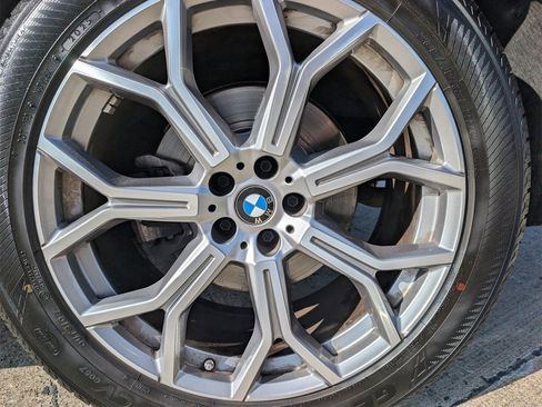 Used 2024 BMW X7 xDrive40i image 7