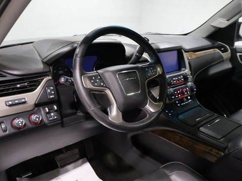 Used 2016 GMC Yukon Denali image 16