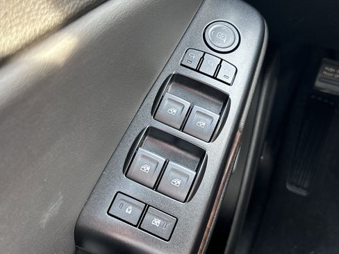 Used 2020 Chevrolet Suburban LT image 17