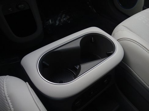 Certified 2023 Hyundai Ioniq 5 Limited w/ Cargo Package image 19