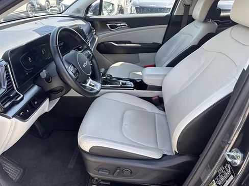Certified 2023 Kia Sportage EX AWD/4WD image 9