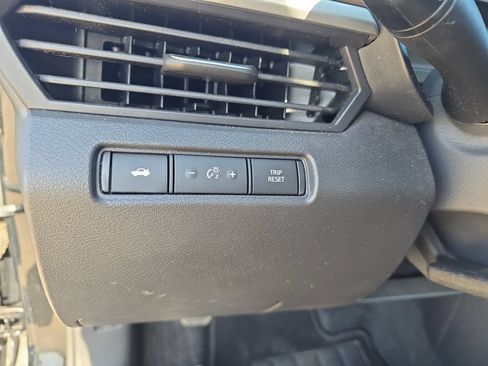 Used 2024 Nissan Altima 2.5 SV FWD image 24