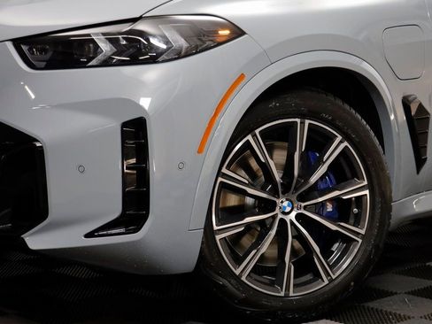 New 2026 BMW X5 xDrive50e w/ M Sport Package AWD/4WD image 3